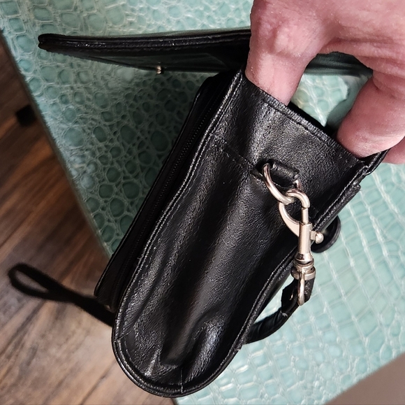 BUXTON Black Leather Crossbody Bag NWOT - Picture 7 of 11